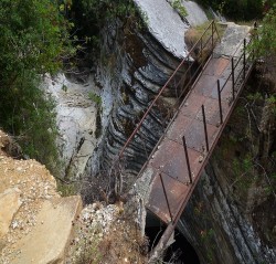 Brücke Bogove-Wasserfall.jpg (189.16 KiB) 11320 mal betrachtet Brücke Bogove-Wasserfall.jpg