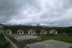 Hütten bei Stebleva.jpg