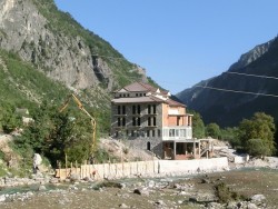 valbona hotels.jpg